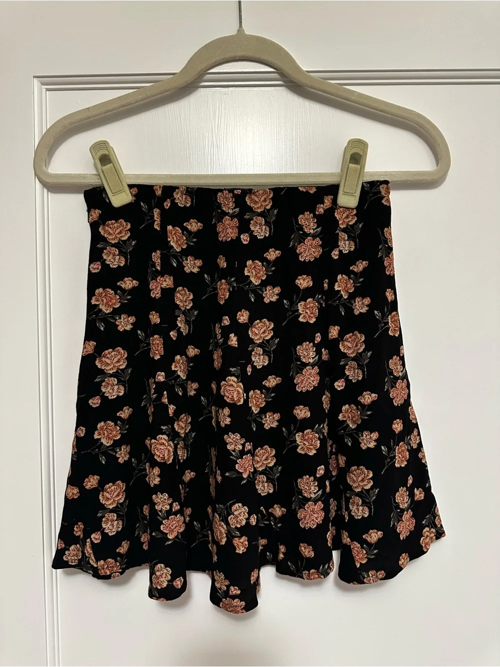 American Eagle Outfitters Black Floral Circle Skirt - Picture 1 of 5